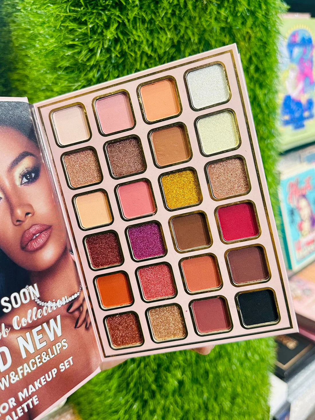 5-in-1 Makeup Book Palette ( IGOODGO💄)